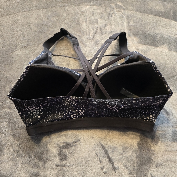 Victoria's Secret Lightweight Sports Bra Size 36 DD - Picture 3 of 11